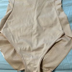 Naomi and Nicole shaper size 2X. Never worn.